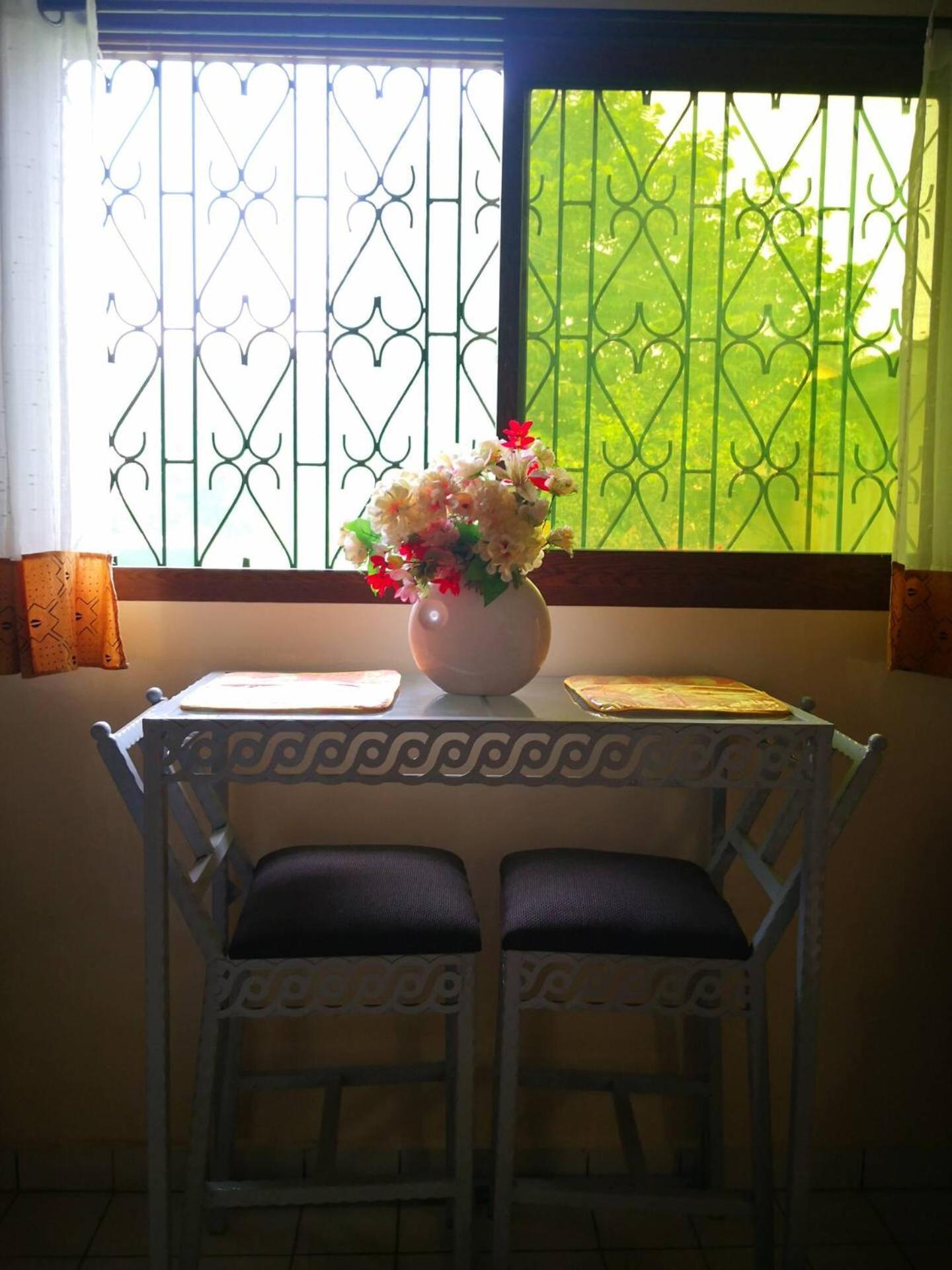 Tout Confort Avec Jardin Entree Bastos 야운데 외부 사진